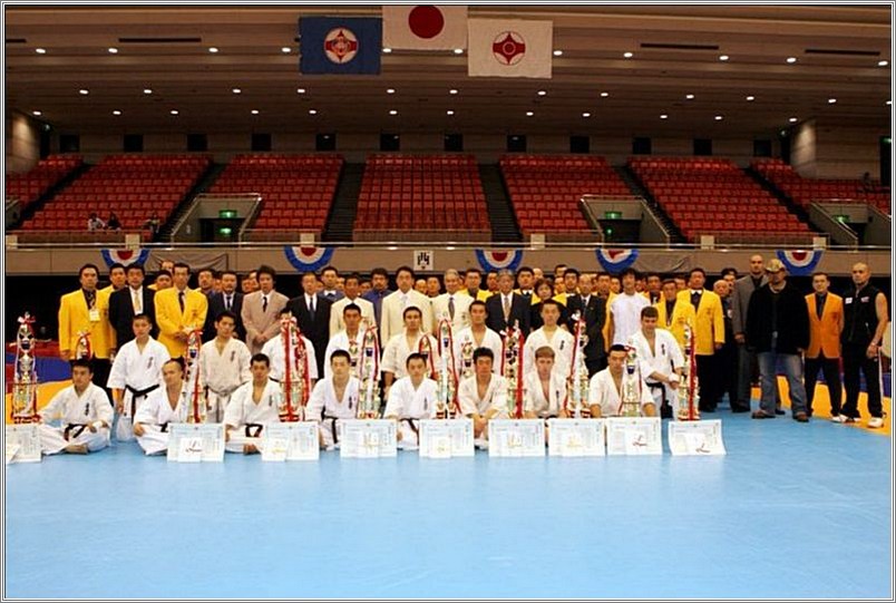 <b>All Japan Weight Category<br />Karate Championships 2005<br />Osaka, Japan</b><br />languages: Japanese, Russian, English